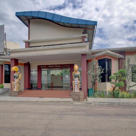 Oyo 89997 Hotel Bumi Kedaton Waterpark Bandar Lampung Zewnętrze zdjęcie