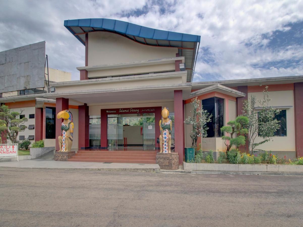Oyo 89997 Hotel Bumi Kedaton Waterpark Bandar Lampung Zewnętrze zdjęcie