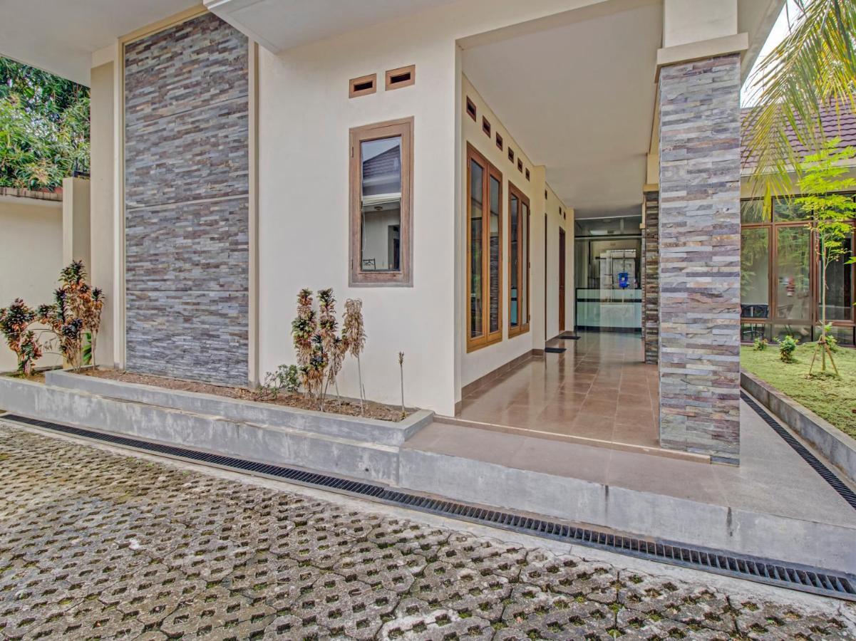Oyo 89997 Hotel Bumi Kedaton Waterpark Bandar Lampung Zewnętrze zdjęcie