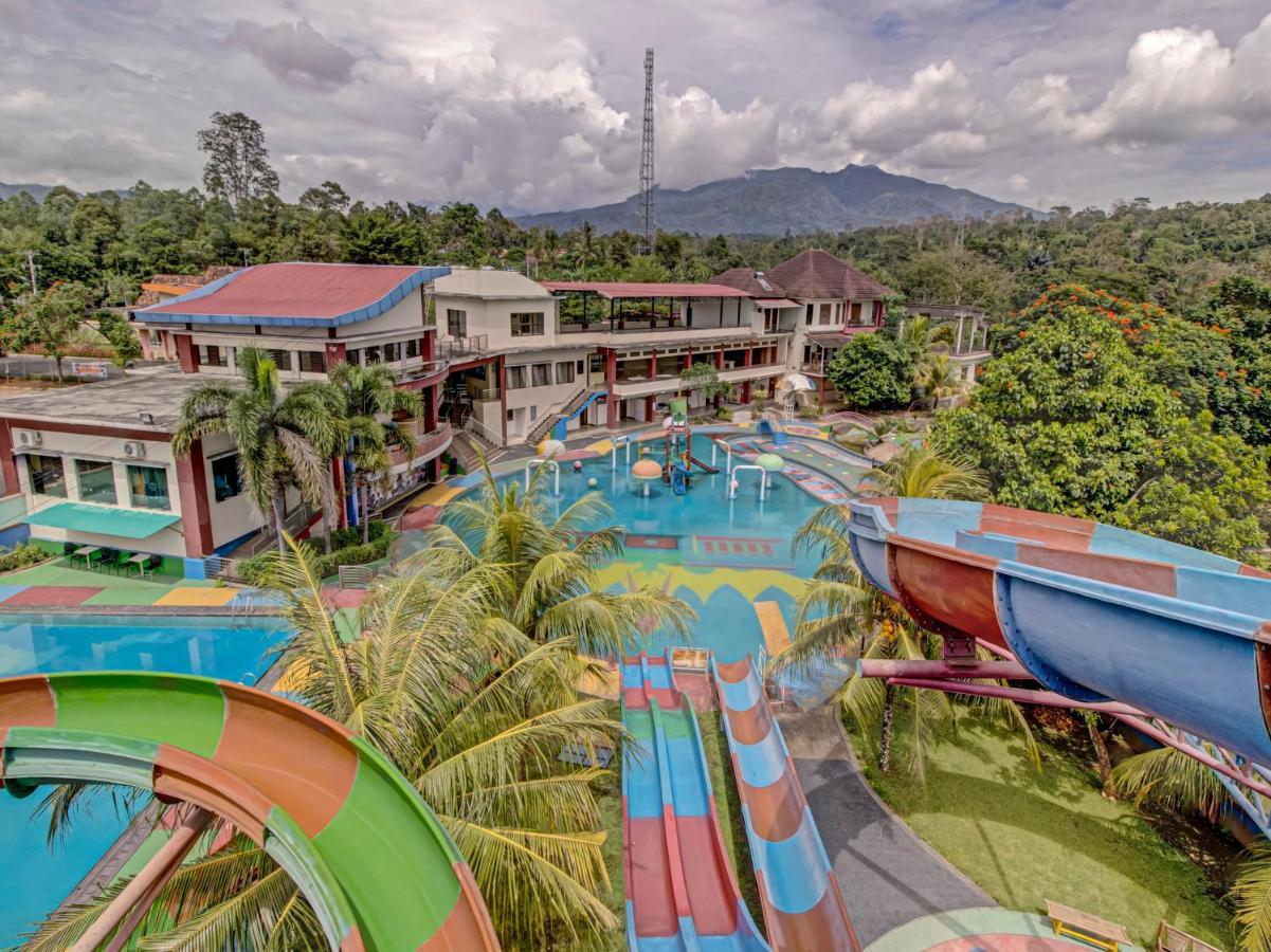 Oyo 89997 Hotel Bumi Kedaton Waterpark Bandar Lampung Zewnętrze zdjęcie