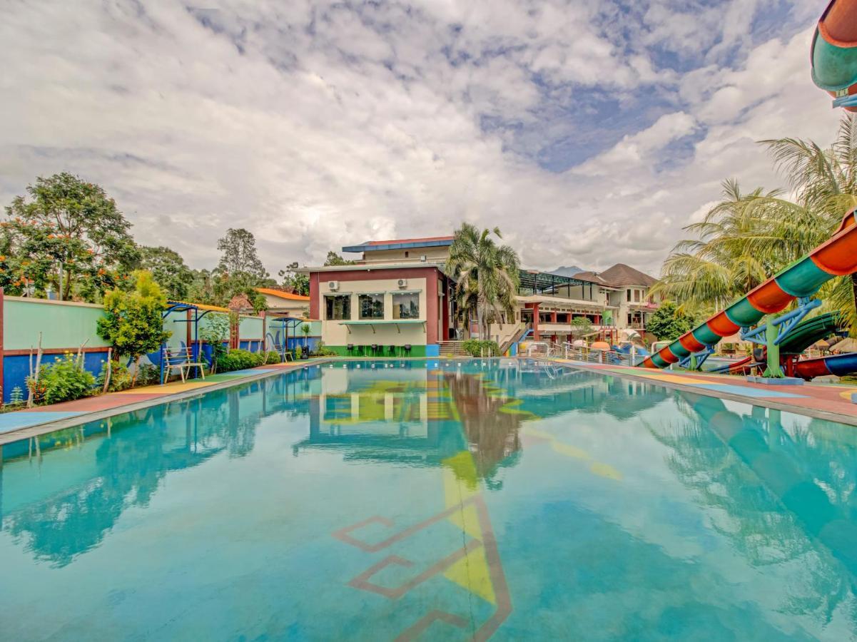 Oyo 89997 Hotel Bumi Kedaton Waterpark Bandar Lampung Zewnętrze zdjęcie